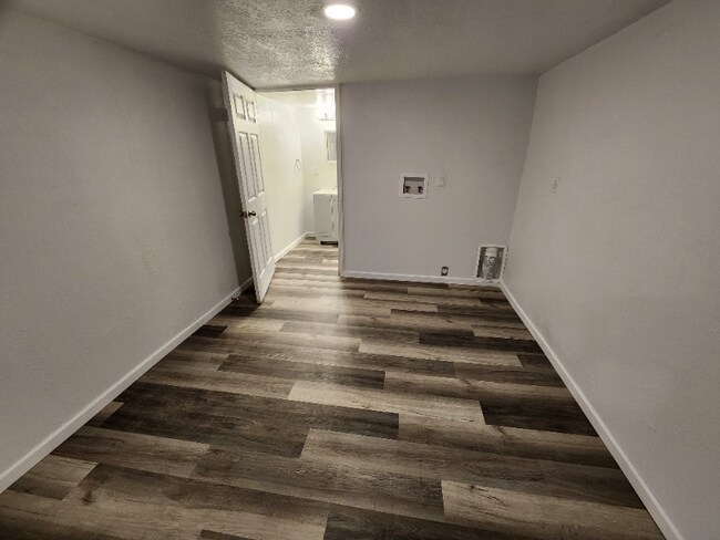 Building Photo - 200 S Inman St