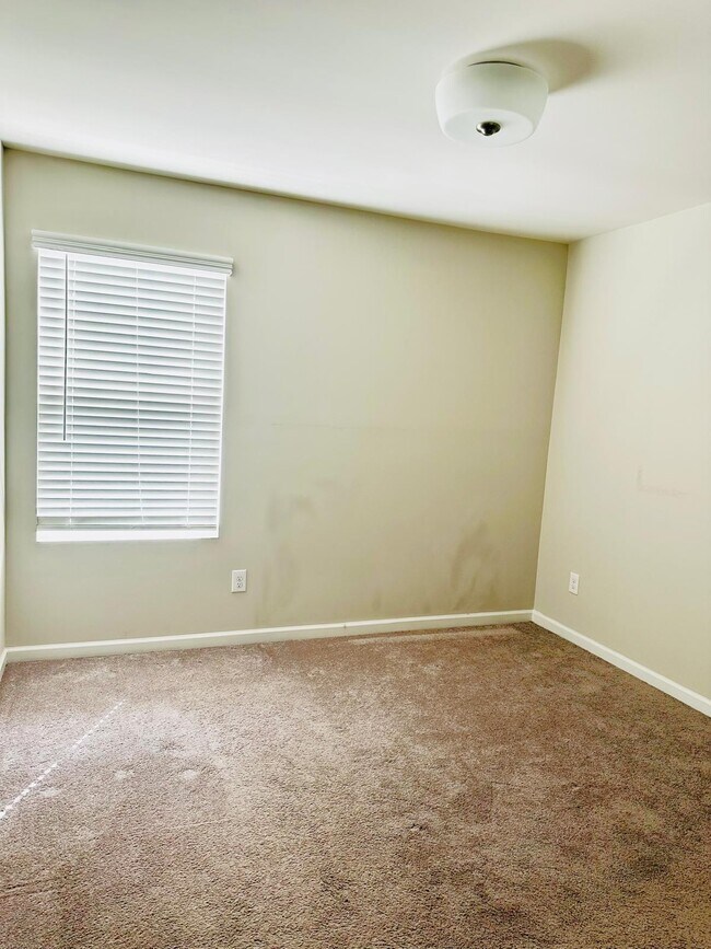 Building Photo - 15104 Meacham Farm Dr