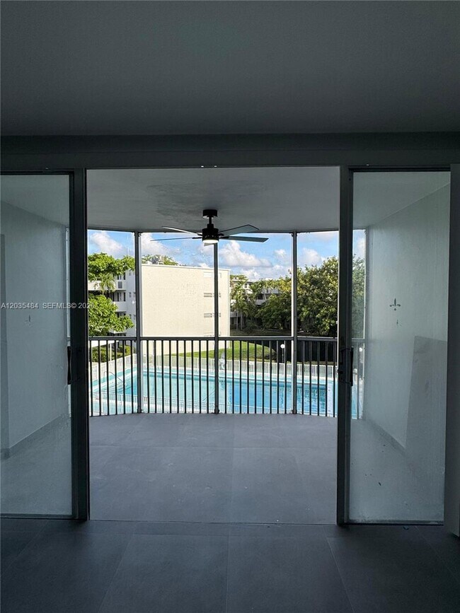 Foto del edificio - 1680 NE 191st St