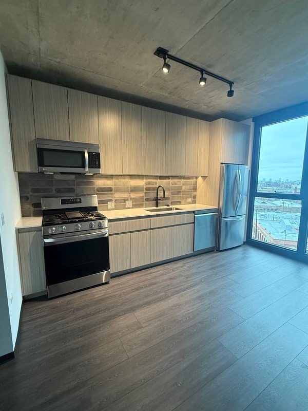 Photo - 1415 W Randolph St Apartment