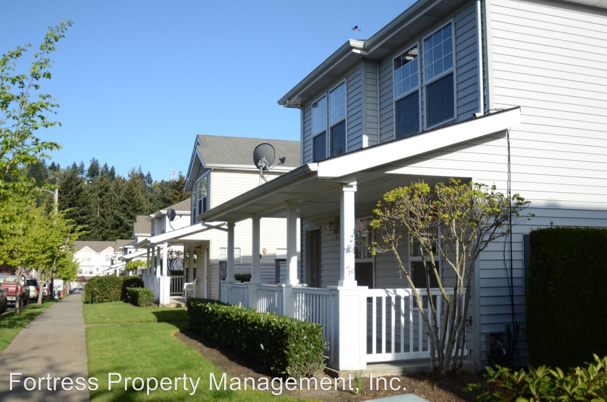 Primary Photo - 8533-8533 NE Russell St