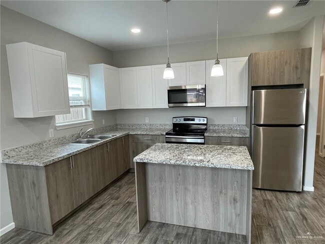 Building Photo - 17 Kentucky St