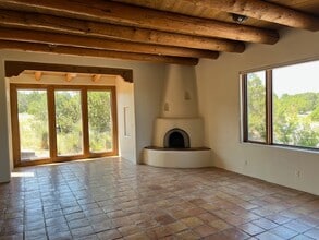 Building Photo - 6 Sunflower Cir
