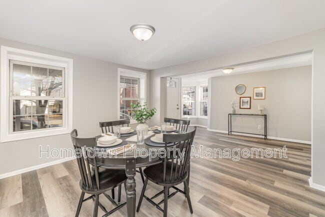 Building Photo - 28 W Main St