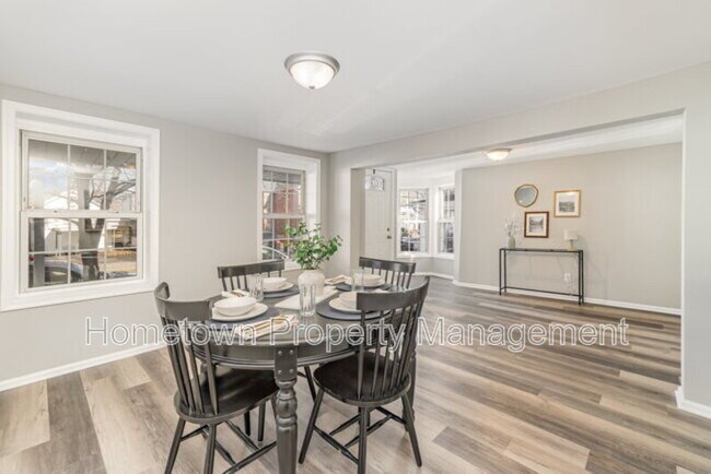 Foto del edificio - 28 W Main St