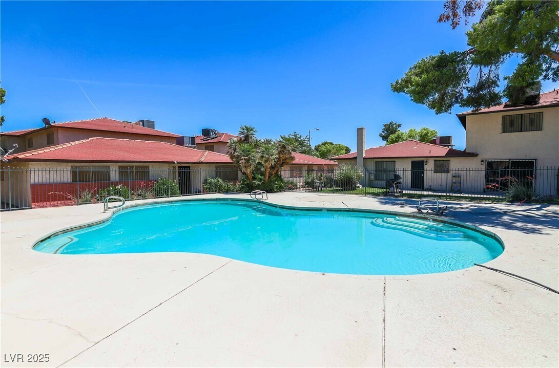 Foto principal - 5278 S Maryland Pkwy