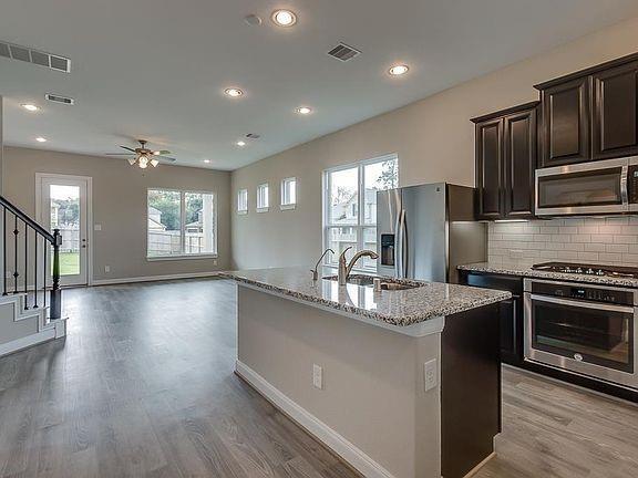 Foto del edificio - 8119 Braddock Hills Ln