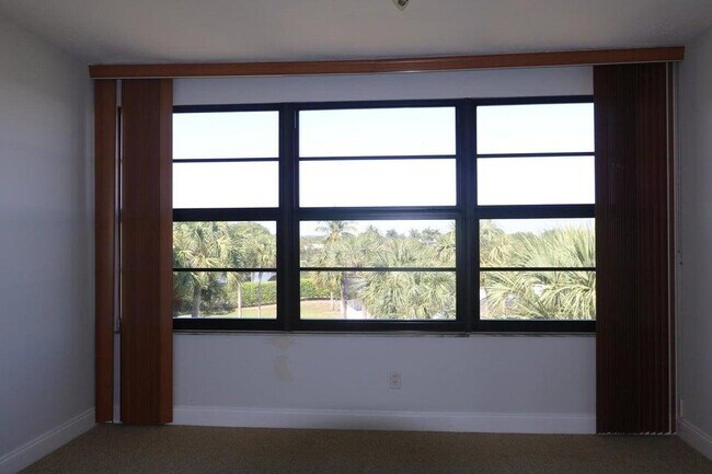 Building Photo - 3507 Village Blvd