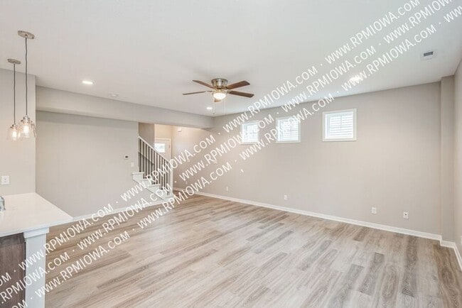 Building Photo - 260 Amberwood Dr