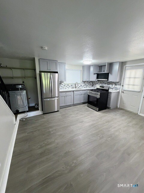 Foto del edificio - 351 Mill Rock Rd