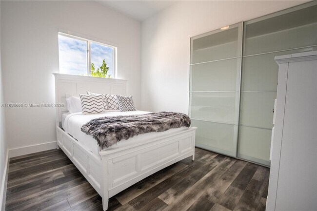 Foto del edificio - 3461 SW 25th St