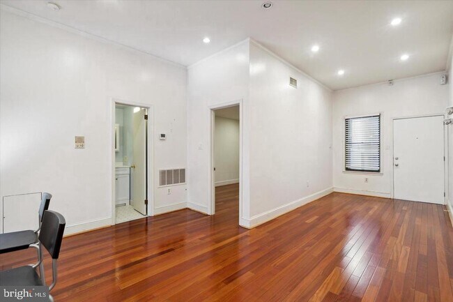 Foto del edificio - 1914 Fairmount Ave