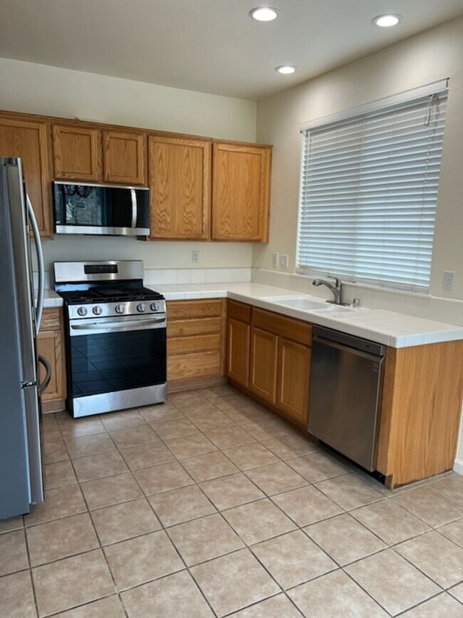 Building Photo - Three Bedroom Home in Rincon Valley!!!