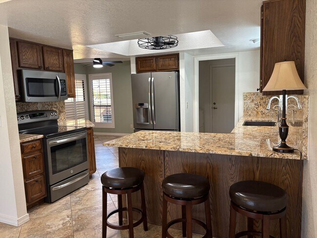 Foto del edificio - Welcome to this stunning 3-bedroom, 2-bath...