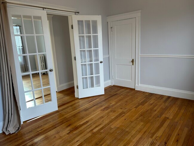 Building Photo - 69 Standish St