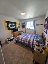 Building Photo - 7244 N Silver Spring Way