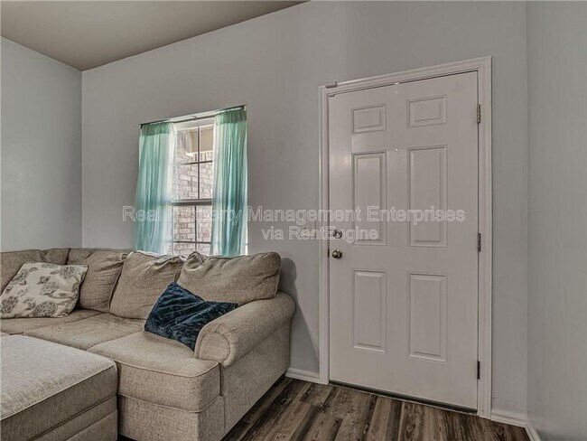 Foto del edificio - 1912 Autumn Way