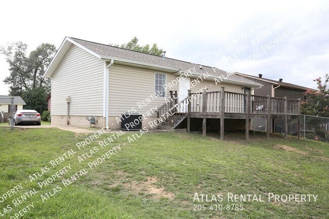 Building Photo - 1815 Huntington Dr
