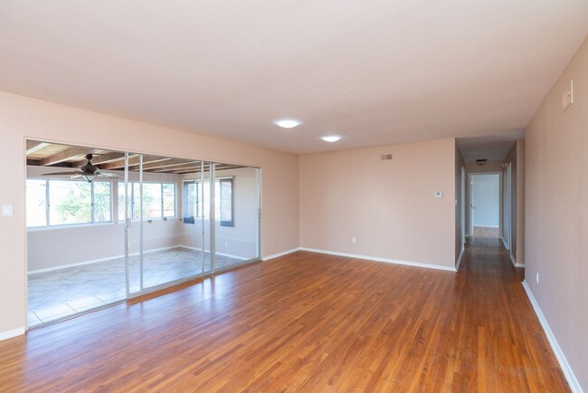 Foto del edificio - *** LOOK NO FURTHER!!! SPACIOUS 3 BED - 1 ...