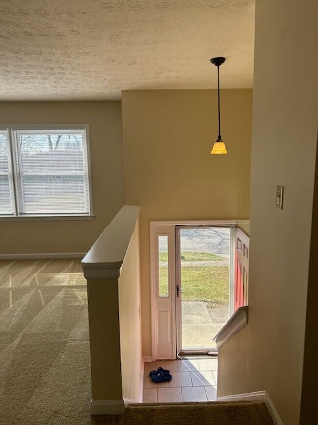 Building Photo - Welcome Home to East Hills!               ...