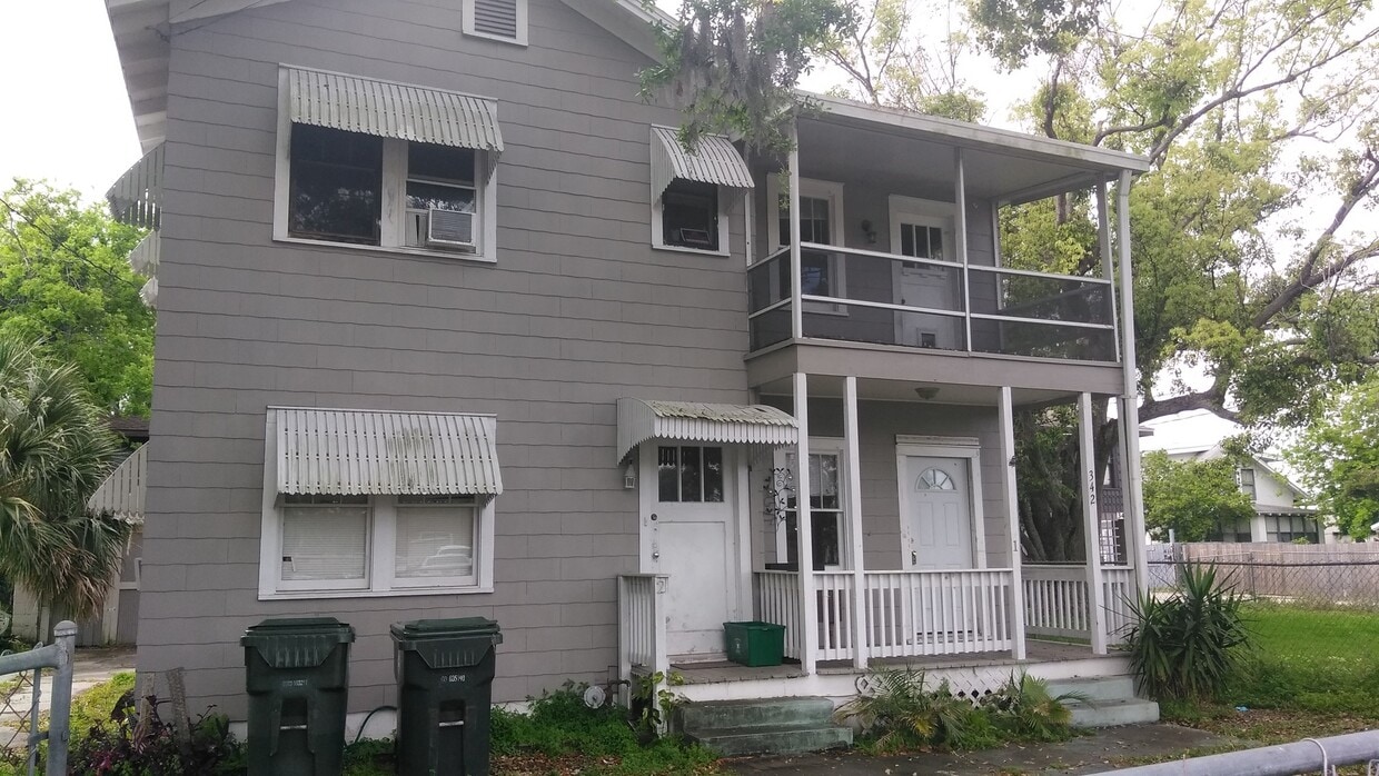 Primary Photo - Charming 2-Bedroom Apartment Near Downtown...