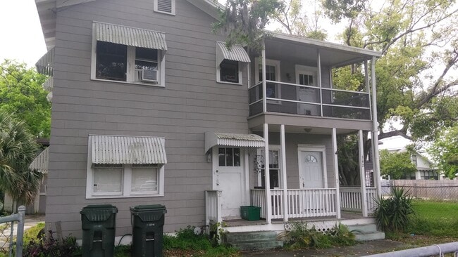 Charming 2-Bedroom Apartment Near Downtown... - Charming 2-Bedroom Apartment Near Downtown...