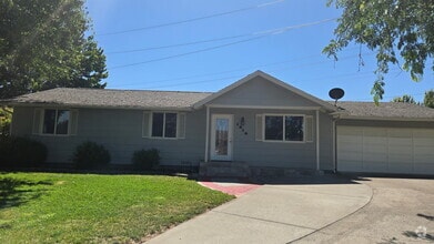 Building Photo - 1210 SE Colonial Dr
