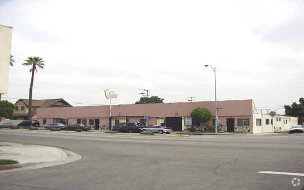 Primary Photo - 2104 E Compton Blvd