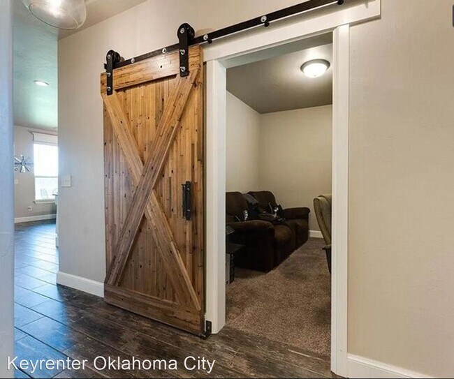 Building Photo - 4 br, 3 bath House - 12013 SW 45th Terr