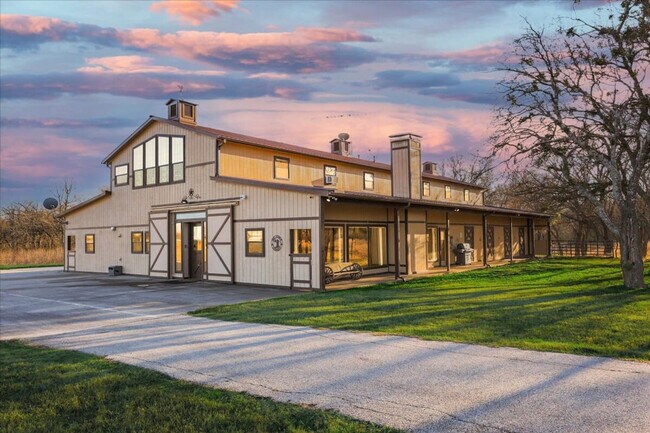 Foto del edificio - 9680 Co Rd 128