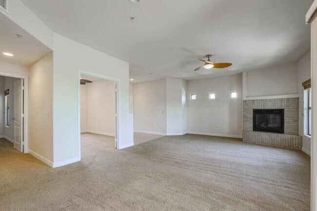 Foto del edificio - 21320 N 56th St