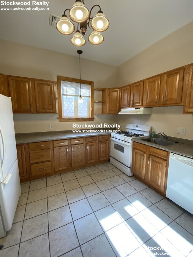 Building Photo - 6 Midland St