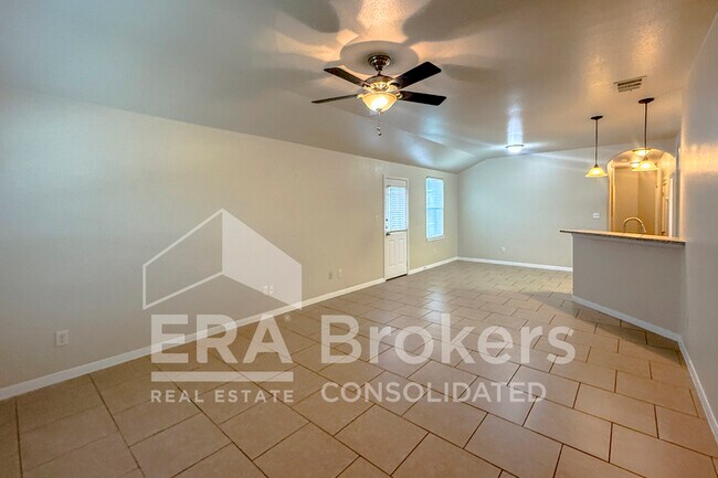 Foto del edificio - 1400 Loyal Ln