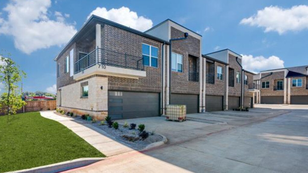 Foto principal - Oak Creek at University Place