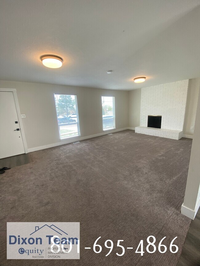 Foto del edificio - 792 Shepard Ln