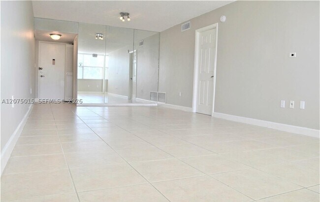 Building Photo - 1300 NE Miami Gardens Dr