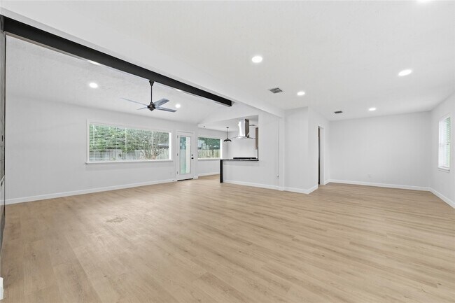 Foto del edificio - 9607 Kemp Forest Dr
