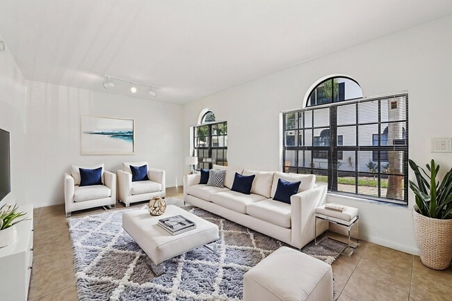 Building Photo - Grand Riviera Miramar