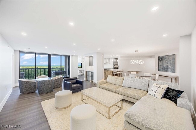 Foto del edificio - 6075 Pelican Bay Blvd