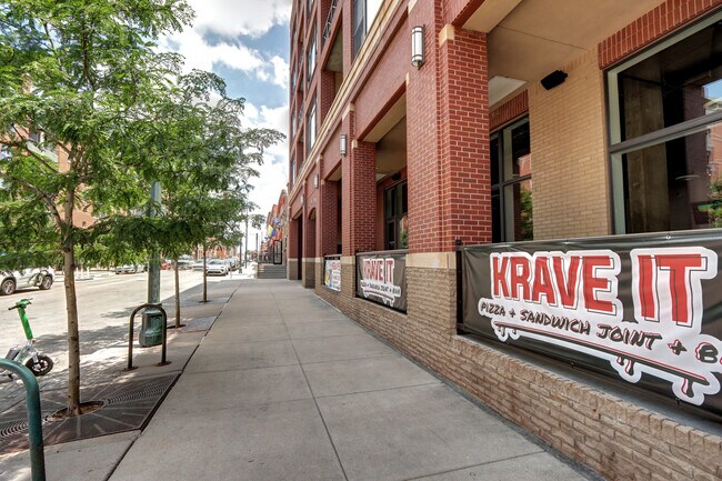 Foto del edificio - 2210 Blake St