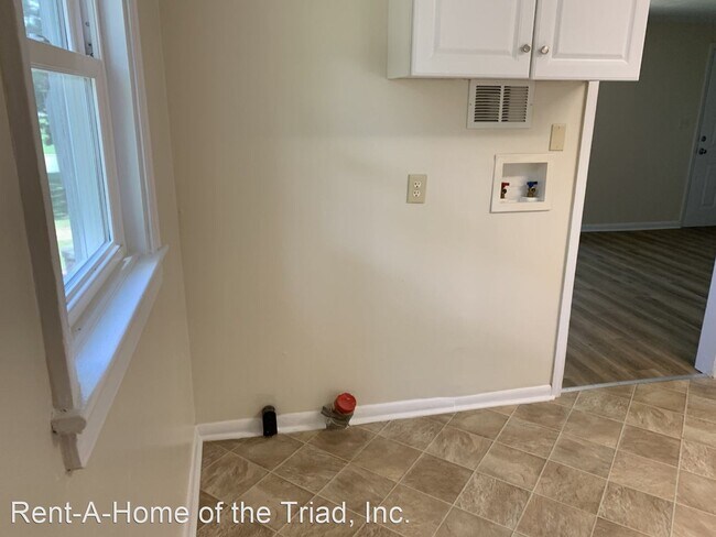 Foto del edificio - 2 br, 1 bath House - 305 Berryman St