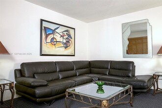 Building Photo - 1748 Rodman St