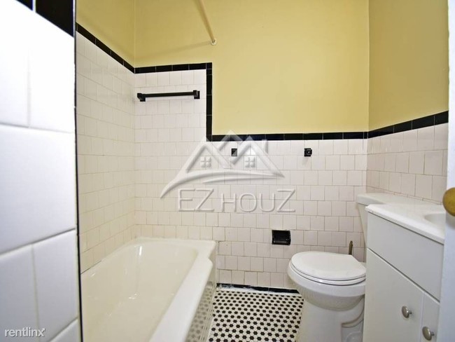 Building Photo - 6950 Reisterstown Rd