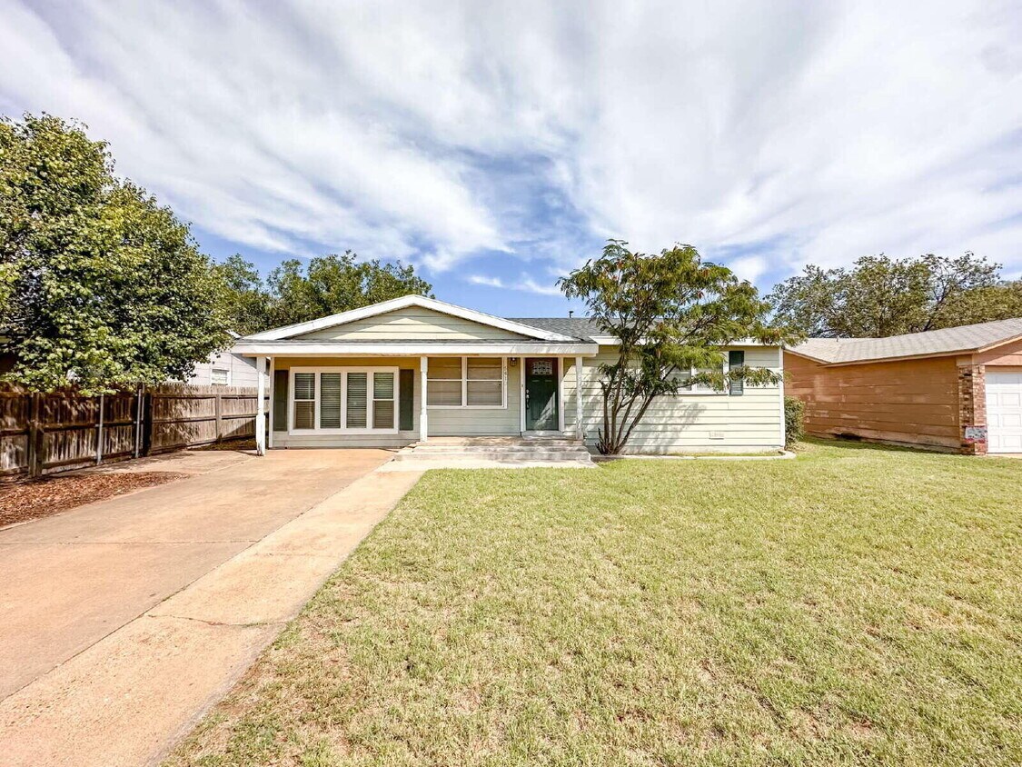 Foto principal - 5410 23rd St