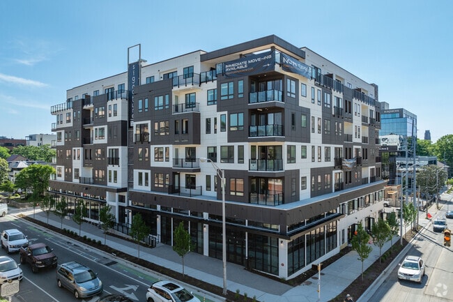 Signature Music Row - Signature Music Row Apartments