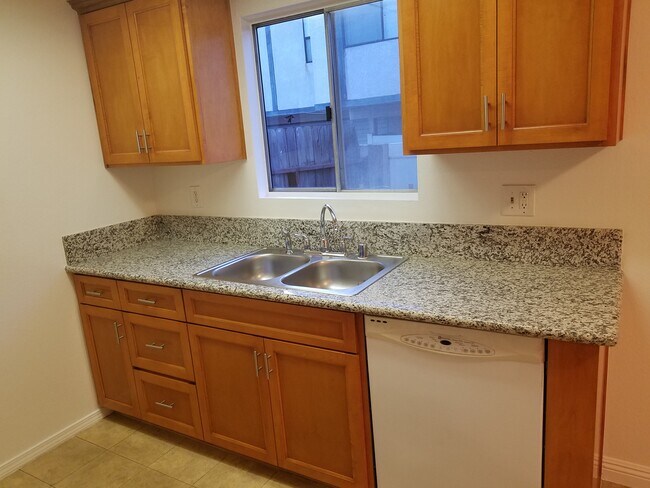 Foto del edificio - 2612 Mathews Ave