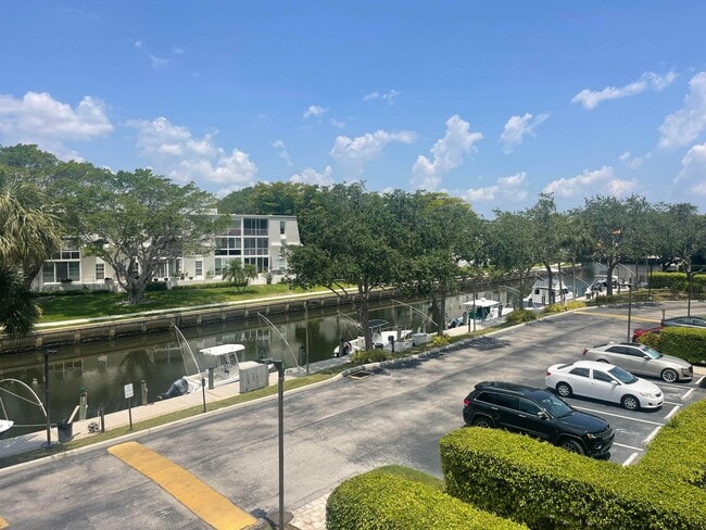 Building Photo - 799 Jeffery St