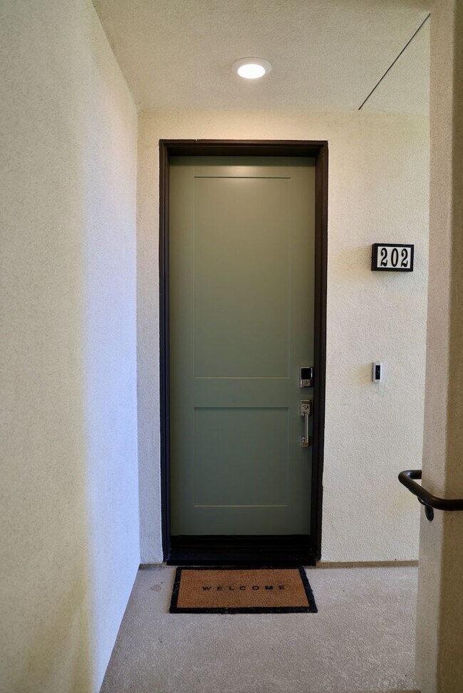 Foto del edificio - 2 bed 2bath w/attached garage, Pet-friendl...