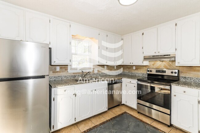 Foto del edificio - 632 Seymour Dr