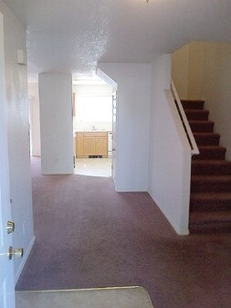 Main Entry - 575-587 N 9th St